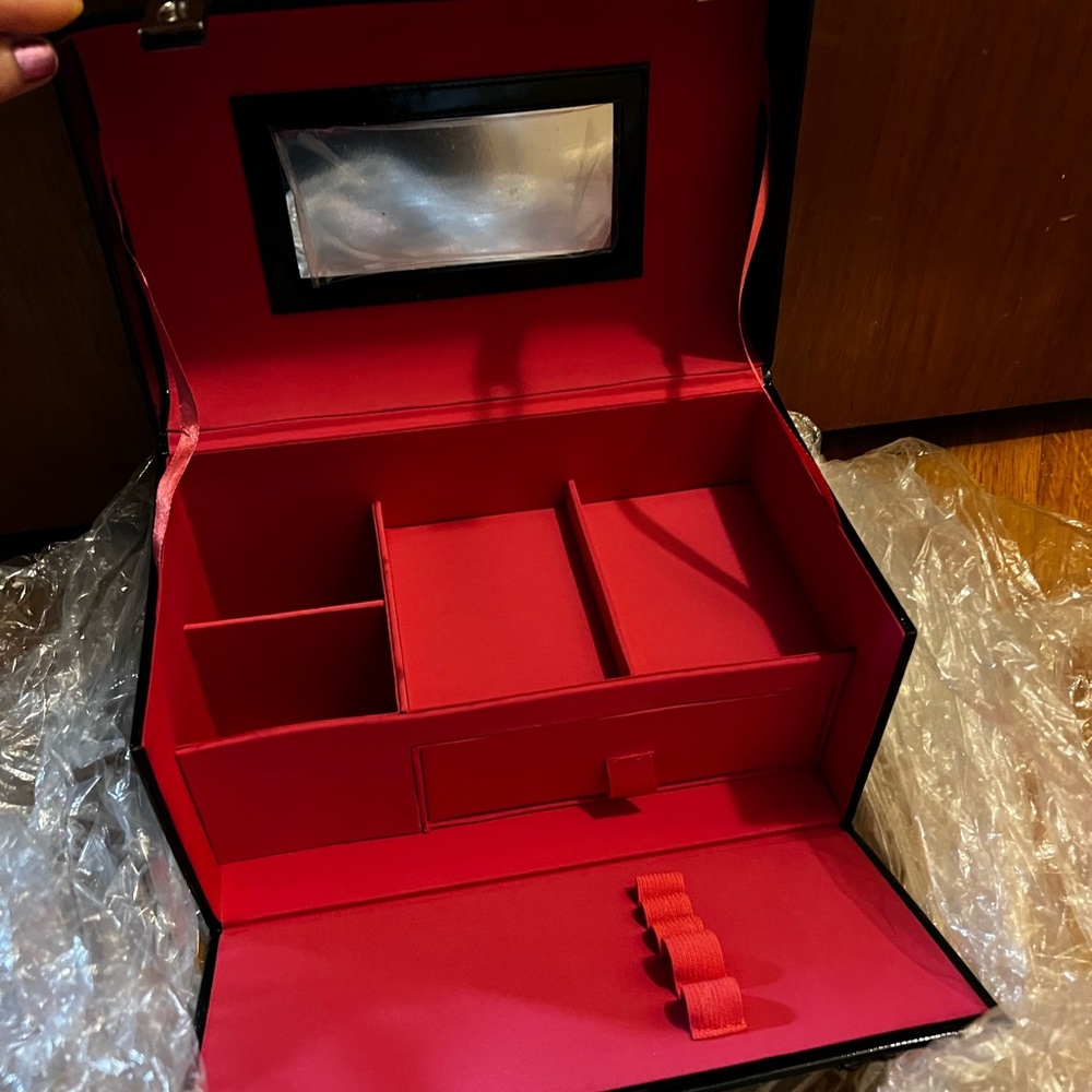 Jewelry or Makeup Case New With Tags/Black with HotPink Inside & Makeup Mirror